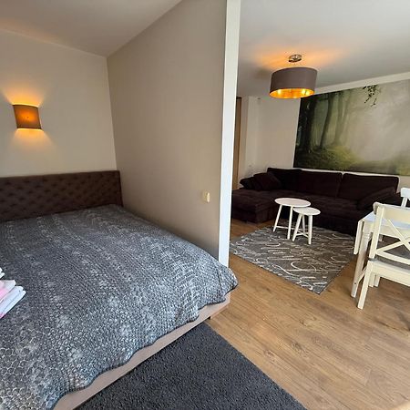 Апартаменти Cozy Garden Free Parking Аеропорт Вільнюс Екстер'єр фото